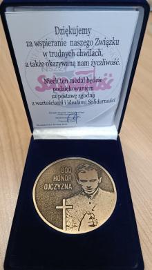 Medal jeleniogórskiej Solidarności dla Dyrektora RDLP we Wrocławiu