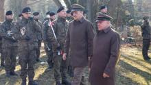 Oficjalne uroczystości miejskie przy kwaterach Żołnierzach Wyklętych na Cmentarzu Osobowickim .